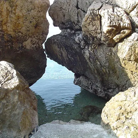 Amazing View Over The Beach Omis Exterior photo