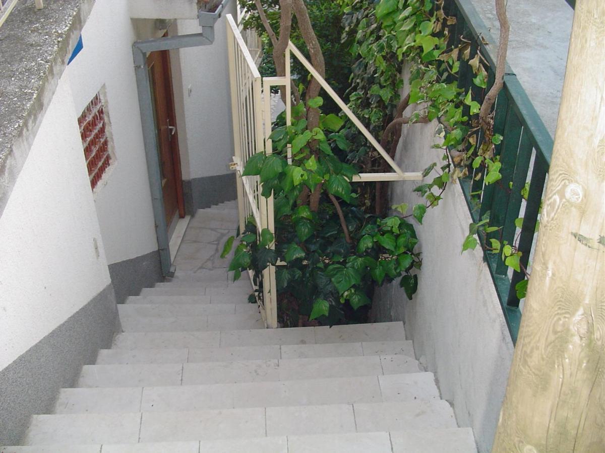 Amazing View Over The Apartment Omis