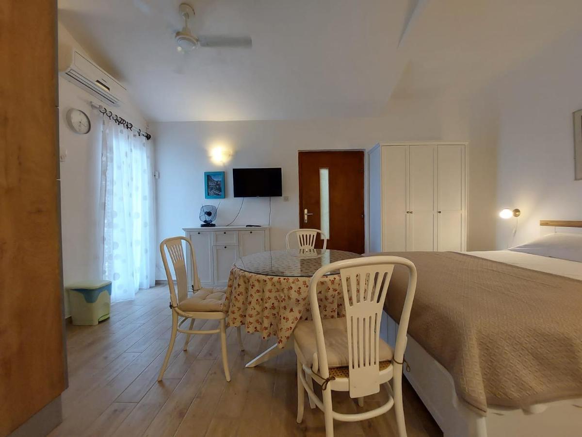 Amazing View Over The Apartment Omis